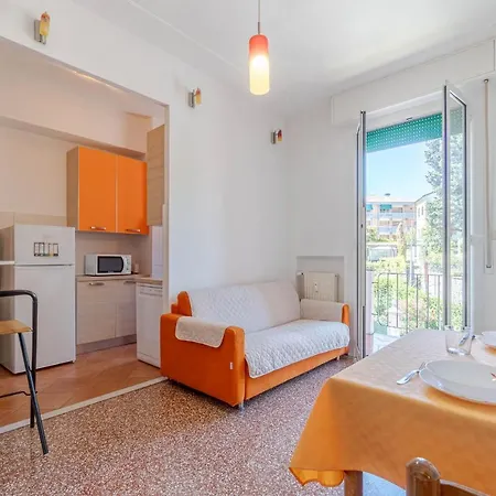 아파트 San Martino District Functional Flat